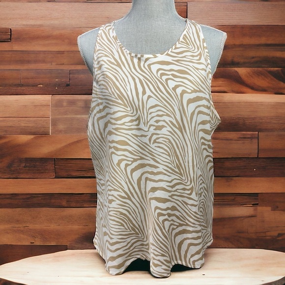 Banana Republic Factory High-Neck Racer Tank size Large - Picture 2 of 9